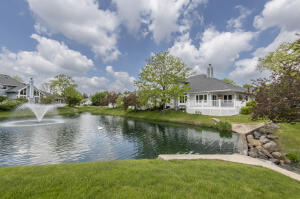 Waterford Square 14257  Waters Edge 80 in New Berlin wi. List Price: $385,000