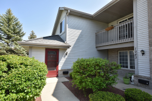 Sunset Meadows 1043  Quinlan E in Pewaukee wi. List Price: $265,000