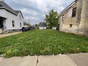 1922  16th in Racine wi. List Price: $30,000
