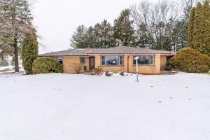 9220  Middle in Wilson wi. List Price: $450,000