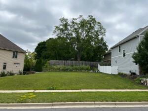 4225 W Willow in Milwaukee wi. List Price: $74,400