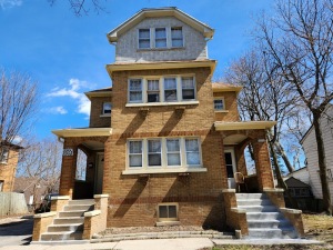 5956 N 40th in Milwaukee wi. List Price: $244,000