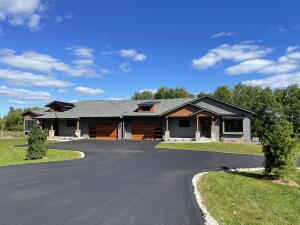 Lac LaBelle Fairway Villas W389N7112  Pennsylvania  in Oconomowoc wi. List Price: $725,000