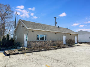 2339  Roosevelt in Two Rivers wi. List Price: $184,900