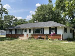 404  Park in Eagle wi. List Price: $359,900