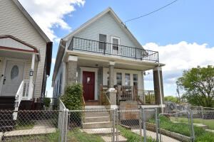 1828 S 6th in Milwaukee wi. List Price: $305,000