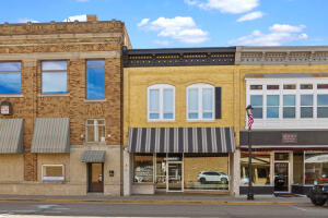 9 S Wisconsin St in Elkhorn wi. List Price: $249,700
