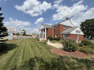 N82W15340  Appleton Ave in Menomonee Falls wi. List Price: $1,300