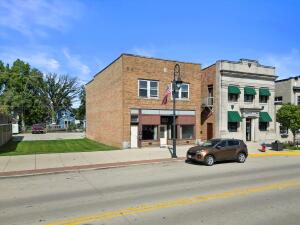 1020  Main St in Union Grove wi. List Price: $299,900