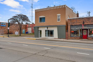 315 S Main St in Viroqua wi. List Price: $450,000