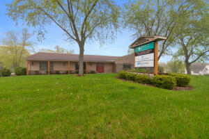 N48W14336  Hampton Rd in Menomonee Falls wi. List Price: $829,000