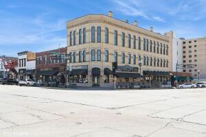 772 W Main St in Lake Geneva wi. List Price: $3,500