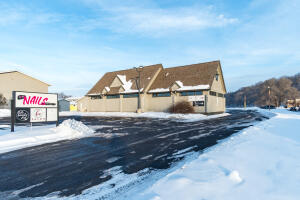 601  McHugh Rd in Holmen wi. List Price: $0