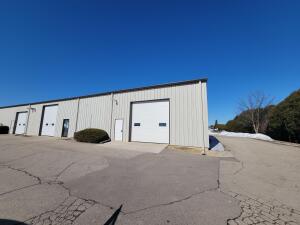 505 S Nathan Ln in Elkhorn wi. List Price: $2,400