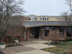 Fox Hills 425 W Willow Ct 222 in Fox Point wi. List Price: $174,900