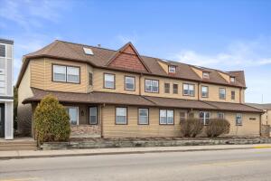 Beachside Condominiums 100  Main St 204 in Pewaukee wi. List Price: $229,900