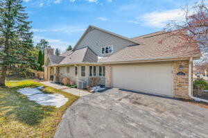 The Highlands of Avondale N21W24327  Cumberland Dr 36K in Pewaukee wi. List Price: $425,000