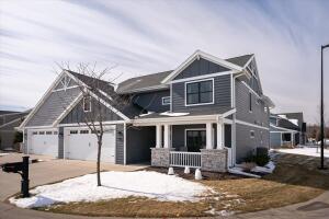 Pettibone Pointe 329  River Pt  in La Crosse wi. List Price: $699,900
