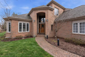 The Woodlands at Ville Du Parc 12434 N Golf Dr  in Mequon wi. List Price: $699,500
