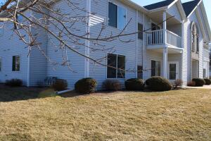 Country Reflections 1751  Wildlife Dr 8 in Kewaskum wi. List Price: $191,000