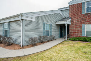Spice Creek N16W26587 E Fieldhack Dr E in Pewaukee wi. List Price: $344,900