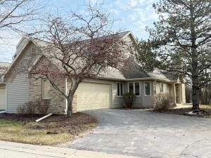 The Highlands of Avondale N21W24093  Dorchester Dr 16D in Pewaukee wi. List Price: $395,000