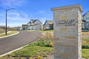 N54W19469  Broadwing  Pl in Menomonee Falls wi. List Price: $180,000
