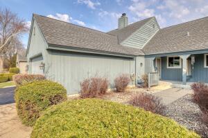 Whitman Place 2324 W Cumberland Ct  in Mequon wi. List Price: $395,000