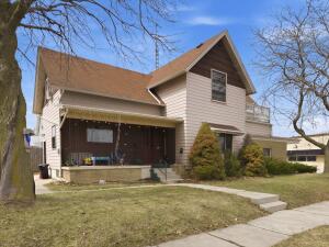2201  Washington St in Manitowoc wi. List Price: $214,000