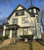 924 S 19th St in Milwaukee wi. List Price: $389,000