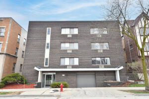 North Shore Manor 4434 N Oakland Ave 202 in Shorewood wi. List Price: $129,900