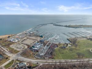 Abbotsford 1920 N Farwell Ave 203 in Milwaukee wi. List Price: $350,000