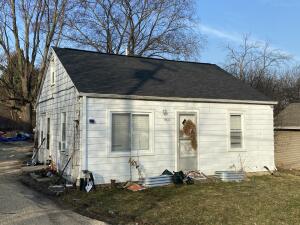 8621 N Granville Rd in Milwaukee wi. List Price: $154,900