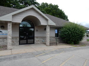 9540  East 16 Frontage Rd in Onalaska wi. List Price: $825