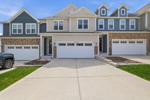 The Towns at Vista Run N67W25333  Breckenridge Ct  in Sussex wi. List Price: $489,900