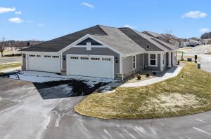 Hunter Oaks Villas 532  Hunter Oaks Blvd 0502 in Watertown wi. List Price: $396,900