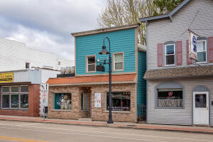 228 E Main St in Waterford wi. List Price: $550,000