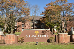 Glendale Lakes Condominiums 1600 W Green Tree Rd 202 in Glendale wi. List Price: $242,000