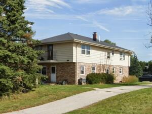 2090  Emery Ct in East Troy wi. List Price: $379,900
