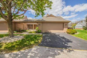 Whitman Place 2114 W Norfolk Ct 81 in Mequon wi. List Price: $399,900