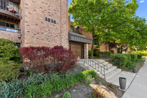 Eastwood 3838 N Oakland Ave 275 in Shorewood wi. List Price: $225,000