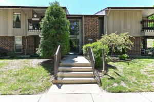 Hickorywood Condominiums 8117 W Manitoba St 14 in West Allis wi. List Price: $164,900