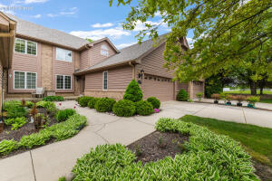 Twin Oaks of Tuckaway 7519 W Mallory Way  in Franklin wi. List Price: $388,750