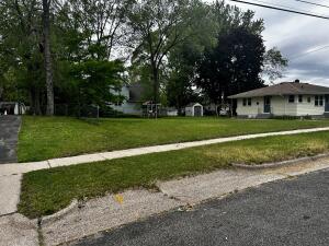 313  6th  Ave in Onalaska wi. List Price: $69,900