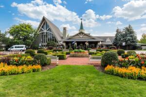 Abbey Resort 269  Fontana Blvd 2566 in Fontana wi. List Price: $199,900