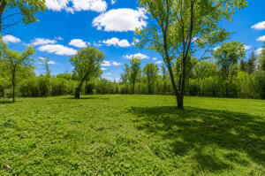Lt1 N Range Line  Rd in Mequon wi. List Price: $515,000