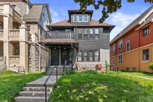 2960 N Maryland Ave in Milwaukee wi. List Price: $525,000