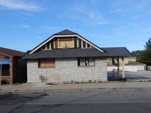 7964 W Appleton Ave in Milwaukee wi. List Price: $89,900