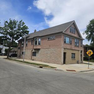 1229 S 62nd St in West Allis wi. List Price: $319,900