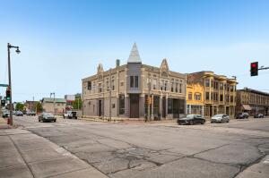 726 S 6th St in Milwaukee wi. List Price: $795,000